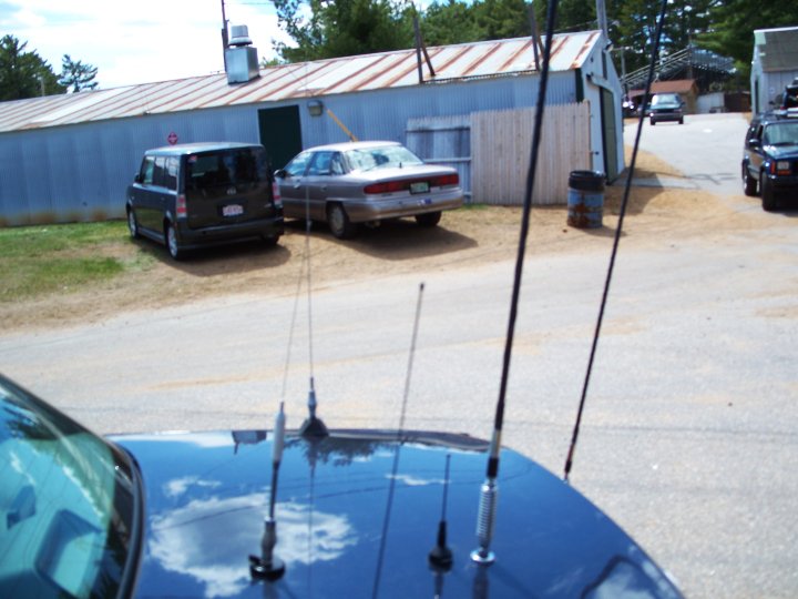 Gaggleof antennae on wackermobile